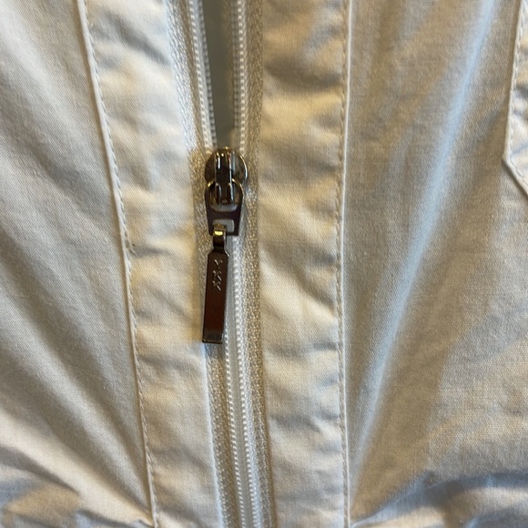 White top with long sleeves. Unique design by Cabi, zips up. - Picture 4 of 8